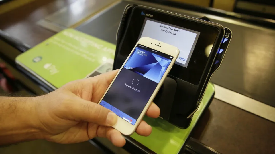 Does Whole Foods Take Apple Pay