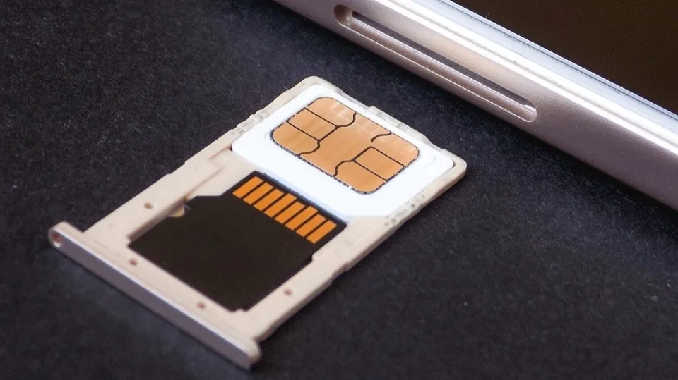 How to Remove eSIM from iPhone